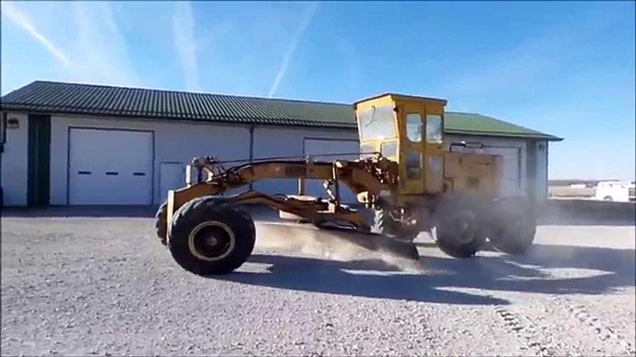 1975 Galion T500L rigid frame motor grader for sale | no-reserve Internet auction December 28, 2017