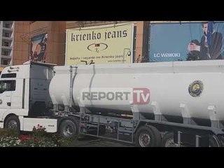 Report TV - Qytetarët dynden për në Jug, rëndohet trafiku në qytetin e Fierit