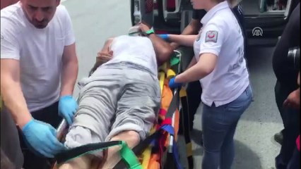 Kum yüklü tır devrildi, 1 yaralı - İSTANBUL