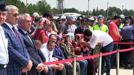 Şehit asker eşi ve bebeğinin cenazeleri Kayseri Havalimanı'na getirildi