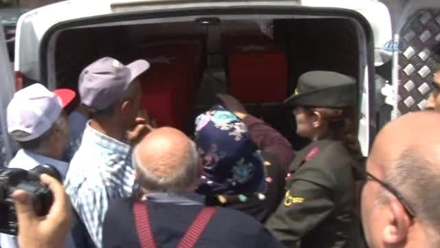 Eşi ve Çocuğunu Şehit Veren Astsubay Serkan Karakaya: Biz Evlat Katili Değiliz, Kanlarını Yerde Bırakmayacağız!