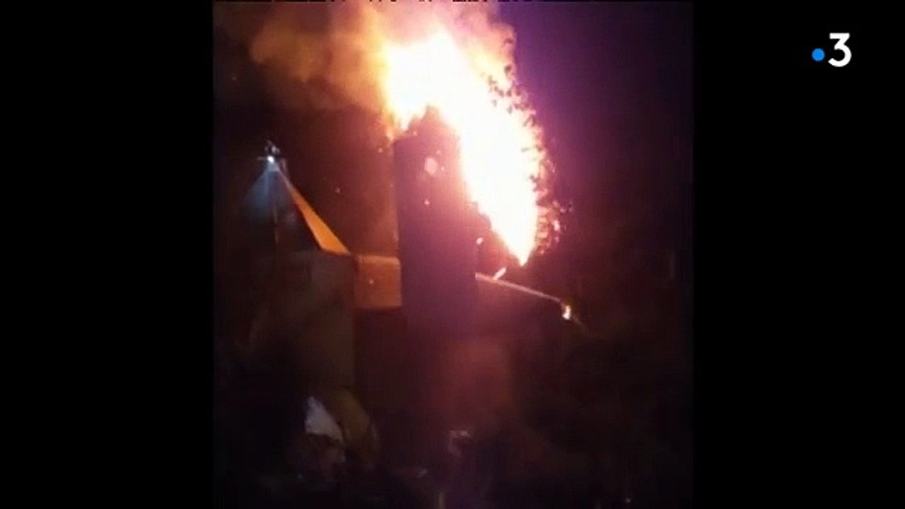 Regardez les images impressionnantes de l'incendie qui a touché cette nuit l'église Sainte-Thérèse à Rennes - VIDEO
