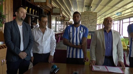 B.B. Erzurumspor Egemen Korkmaz ve Auremir’le sözleşme imzaladı