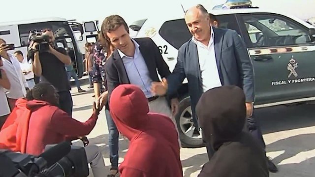 Casado viaja a Algeciras y Ceuta para visitar a inmigrantes