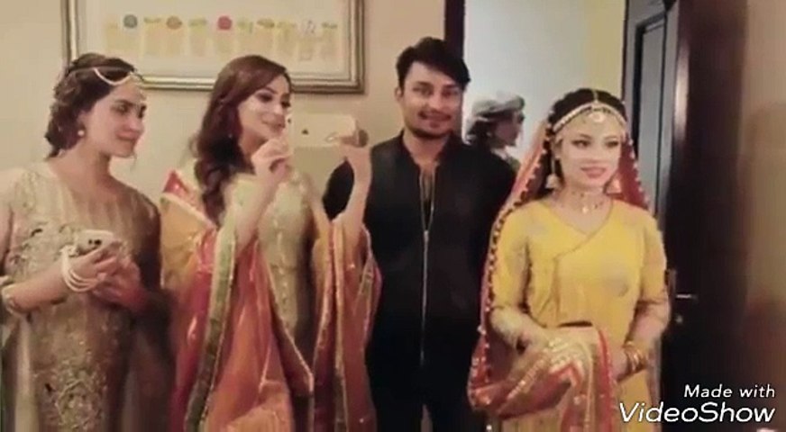 Zarnish khan on instagarm with funny style