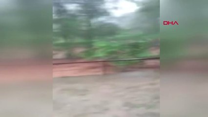 Rize'de Heyelan; 3 Motosikletli Mahsur Kaldı, Bölgeye Ekipler Sevk Ediliyor