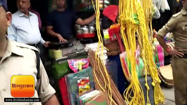 हल्द्वानी में नगर निगम की टीम ने पॉलीथिन के खिलाफ चलाया अभियान