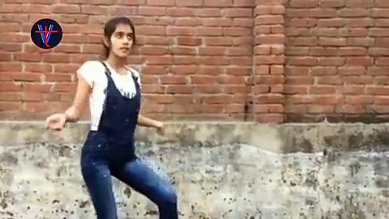 इस लड़की ने किया दारू बदनाम गाने पर लाजवाब डांस