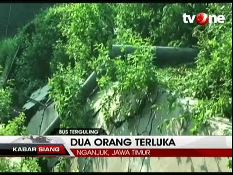 Sopir Mengantuk, Bus Terguling Nyaris Masuk Sungai
