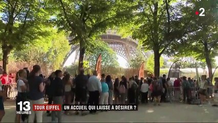 Tour Eiffel : une file d'attente de plus en plus longue