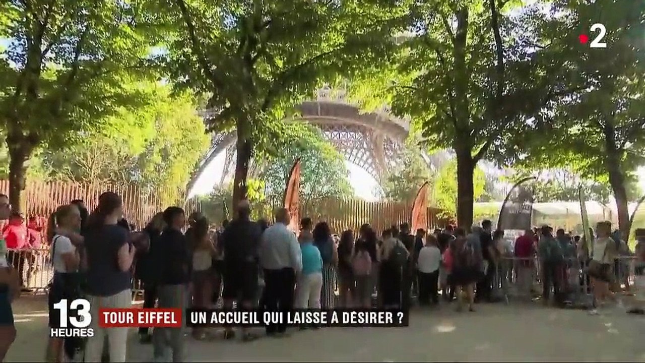 Tour Eiffel : une file d'attente de plus en plus longue