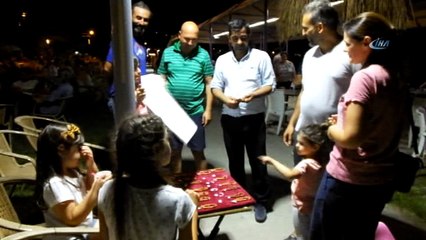 Çocukların yaptığı zeytin çekirdeği tespihler can dostlarına mama olacak