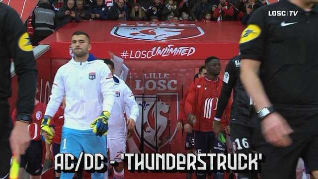 AC/DC - 'Thunderstruck'