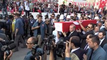 Cumhurbaşkanı Erdoğan, 11 aylık bebeğiyle şehit olan olan Nurcan Karakaya'nın cenaze törenine katıldı (2) - SİVAS
