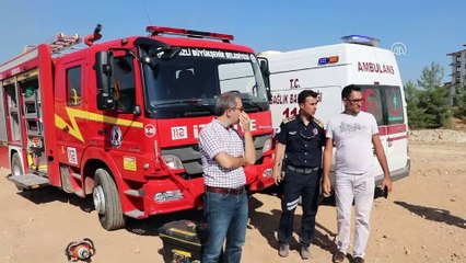 Devrilen kamyonda sıkışan sürücüyü itfaiye kurtardı - DENİZLİ