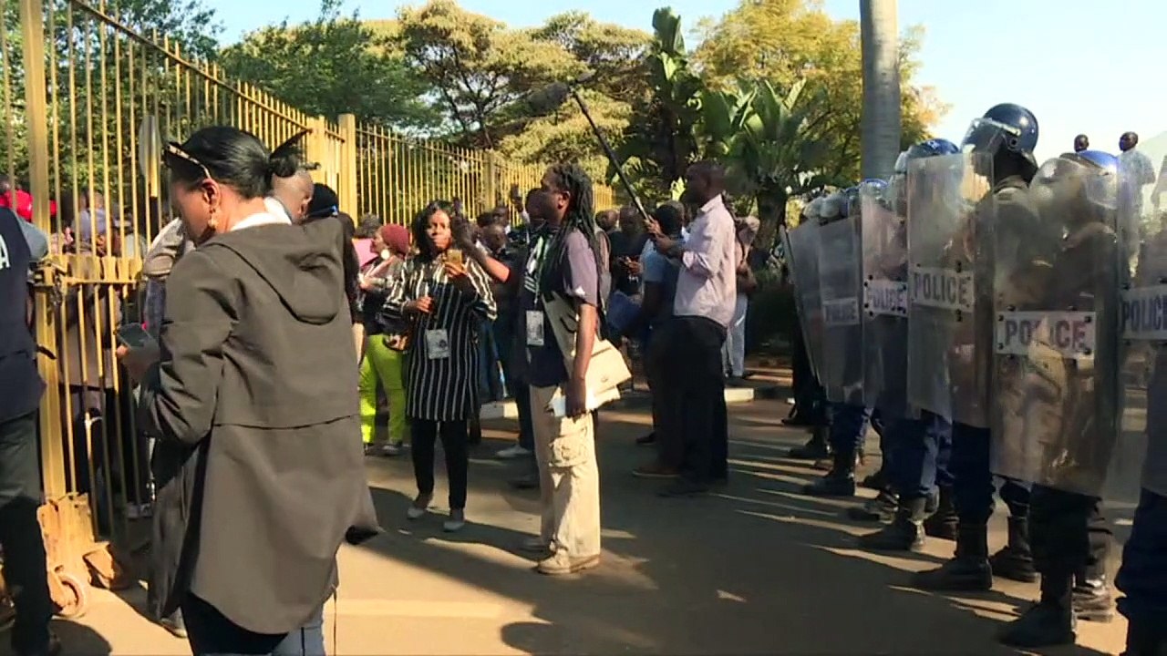 Protests in Zimbabwe turn violent