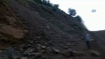 Maden ocağı önünde heyelan: 4 kişi mahsur kaldı