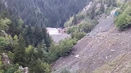 Maden Ocağı Önünde Heyelan: 4 Kişi Mahsur Kaldı