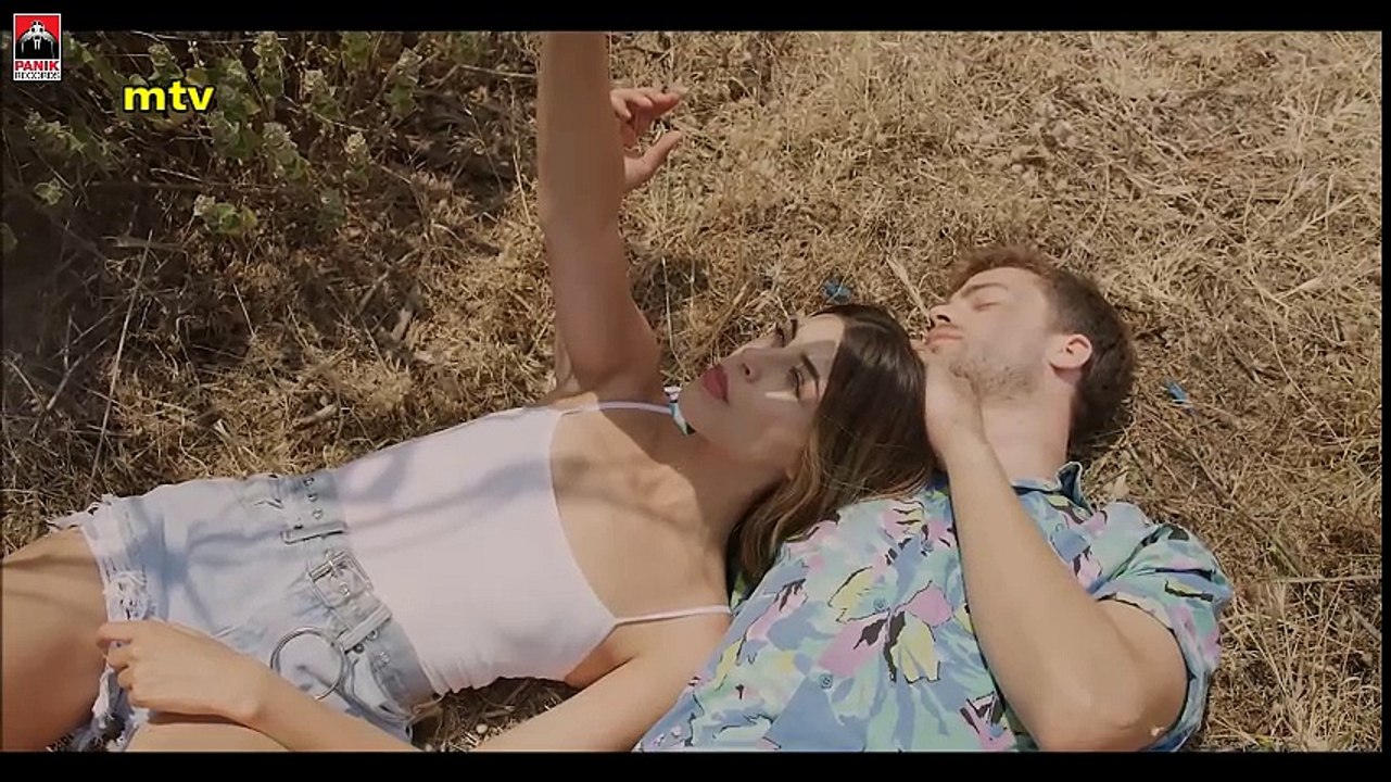 Demy - Κύμα Καλοκαιρινό - Video clip