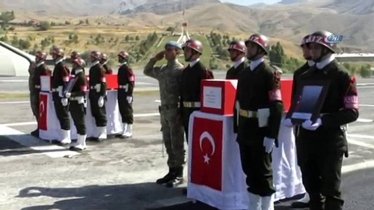 Şehit Olan Asker Eşi ve Bebeğine Veda