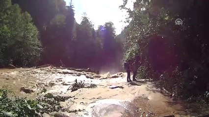 Heyelan Altında Kalmaktan Son Anda Kurtuldular