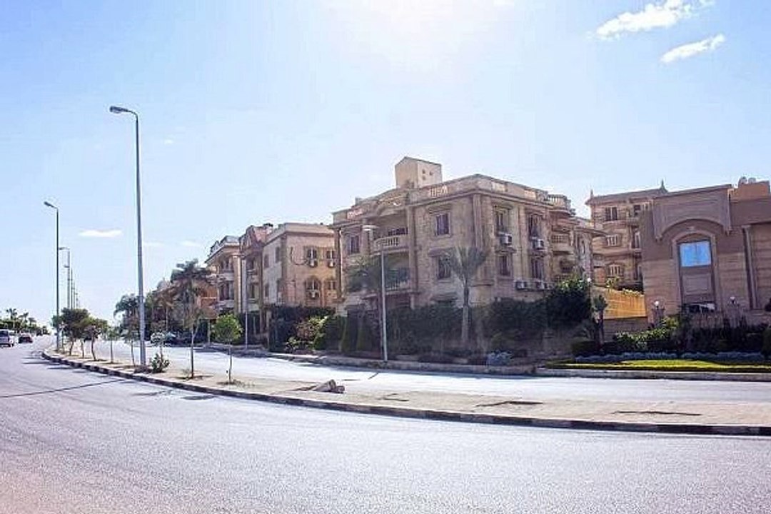 shop for sale in south 90 street New Cairo