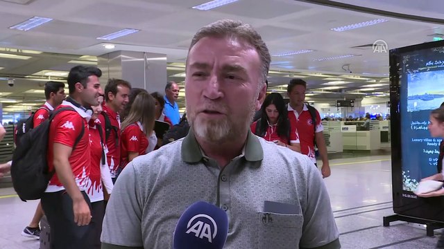 Altın madalya kazanan milli sporcu Mete Gazoz