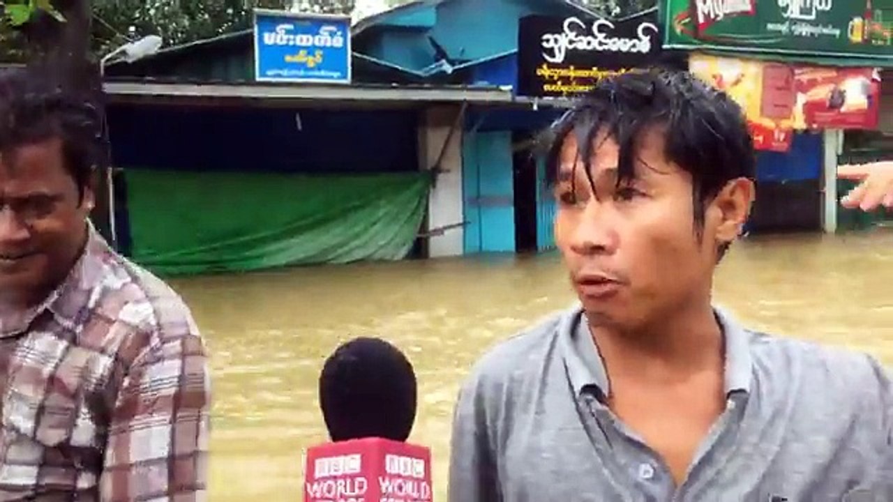 ပဲခူးျမိဳ႕က ေရႀကီးမႈအရွိန္ျမင့္တက္ေနပါတယ္။မိုးေတြလည္း အဆက္မျပတ္ရြာေနတယ္။ ဒီမနက္မွာေတာ့ ပဲခူးၿမိဳ႕အဝင္တိုးကိတ္အနားထိ ေရတက္လာလို႔ တစ္ခ်ိဳ႕ကားေတြပိတ္ေနၿပီး ကားေသးေ
