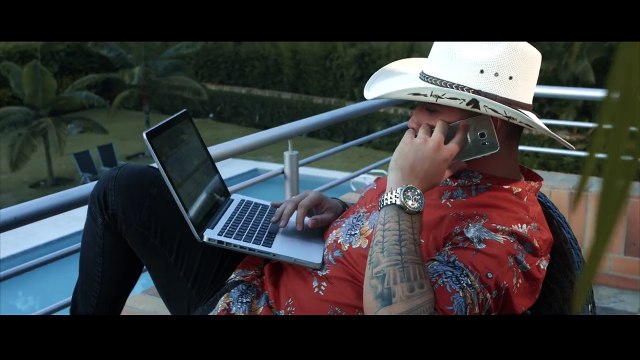 Jessi Uribe - Me dices que te vas ( Video Oficial)