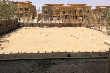 للبيع بكمبوند الجريا تاون هاوس