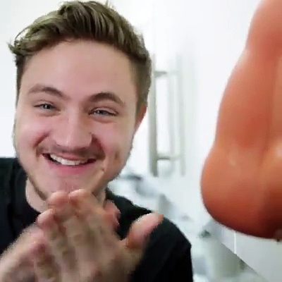 Naked Nose Dispenser - Funny