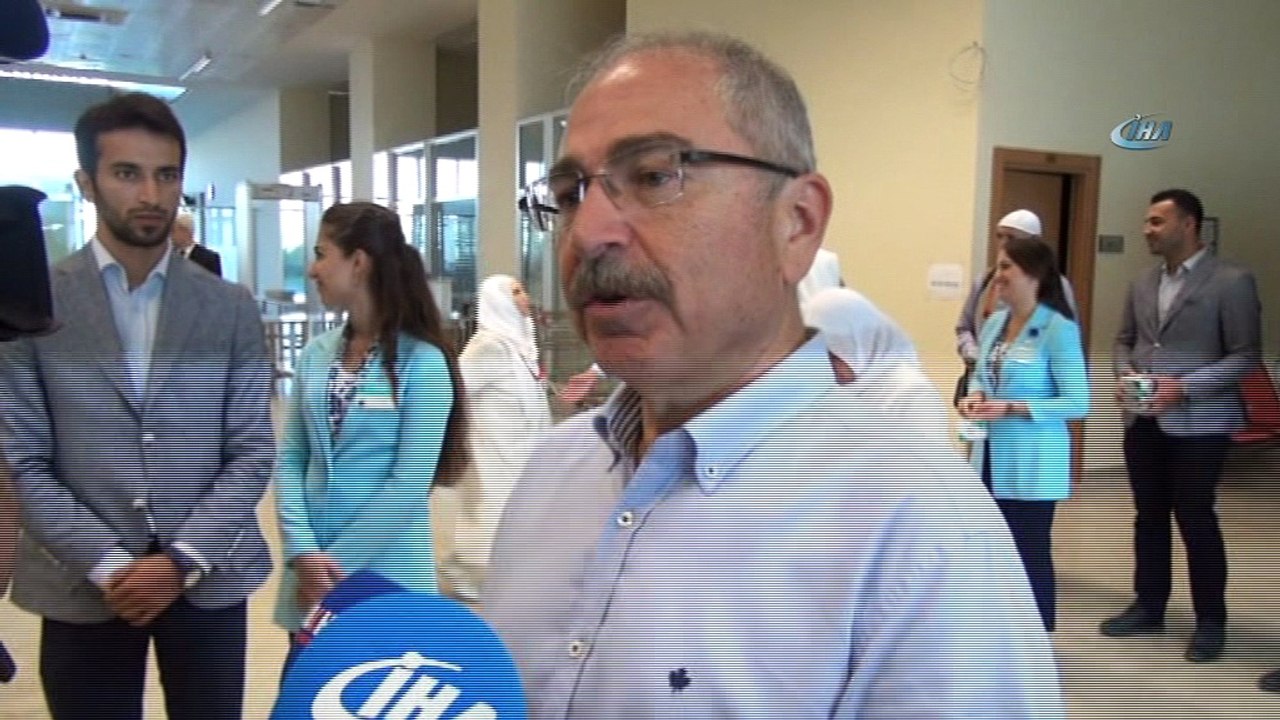 Mardin'den kutsal topraklara gidecek hacı adayları dualarla uğurlandı.