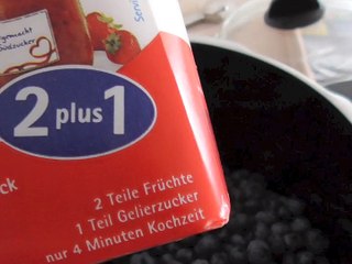 Two ingredients；）How to make super easy blueberry jam♪超絶簡単ブルーべリージャムの作り方in Garmany