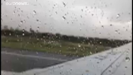 Η στιγμή της συντριβής του αεροσκάφους (βίντεο)