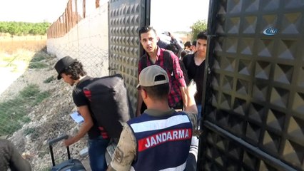 Kurban Bayramı için ülkelerine gitmek isteyen Suriyeliler Öncüpınar'a akın etti
