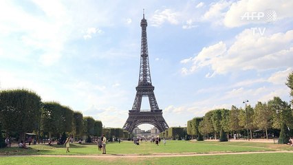 برج إيفل يغلق أبوابه في خضمّ الموسم السياحي بسبب نزاع عمّالي