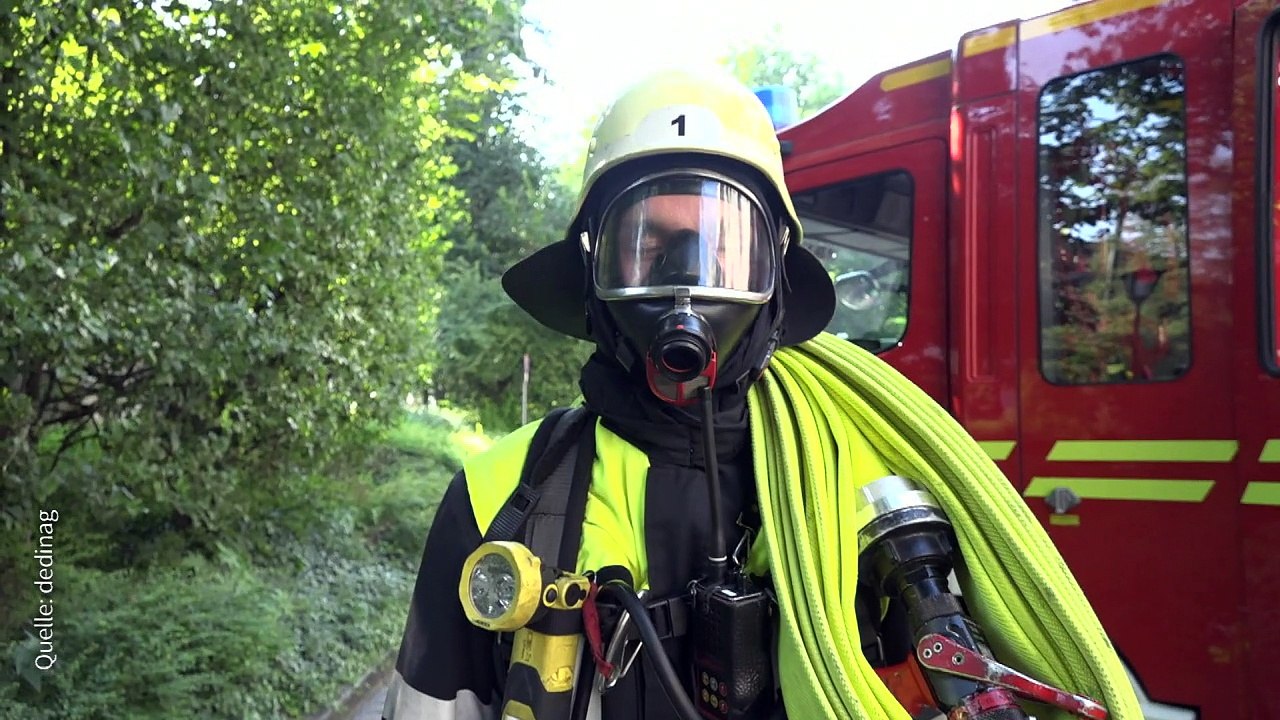 Hitzewelle - Feuerwehr schwitzt in Schutzmontur
