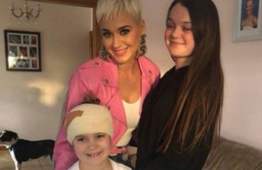 Katy Perry pays visit to sick fan in Australia