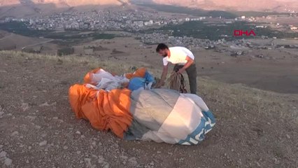 Mardin Derik'te Yamaç Paraşütü Sporunu Sevdirmeye Çalışıyor