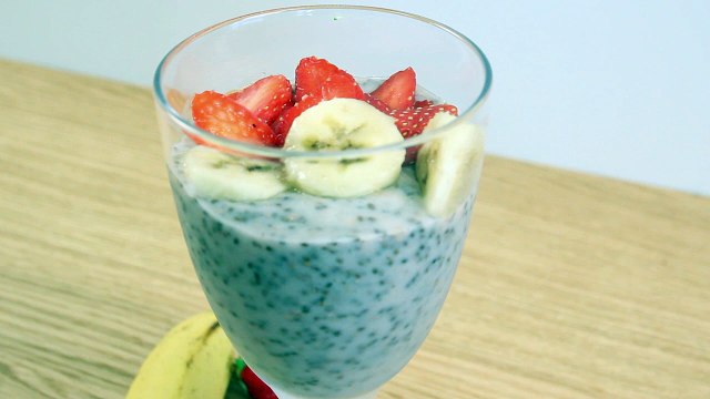 Pudding de graines de chia aux fruits rouges