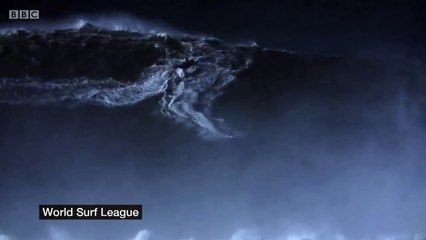 Brazilian surfer Rodrigo Koxa breaks wave world record - BBC News