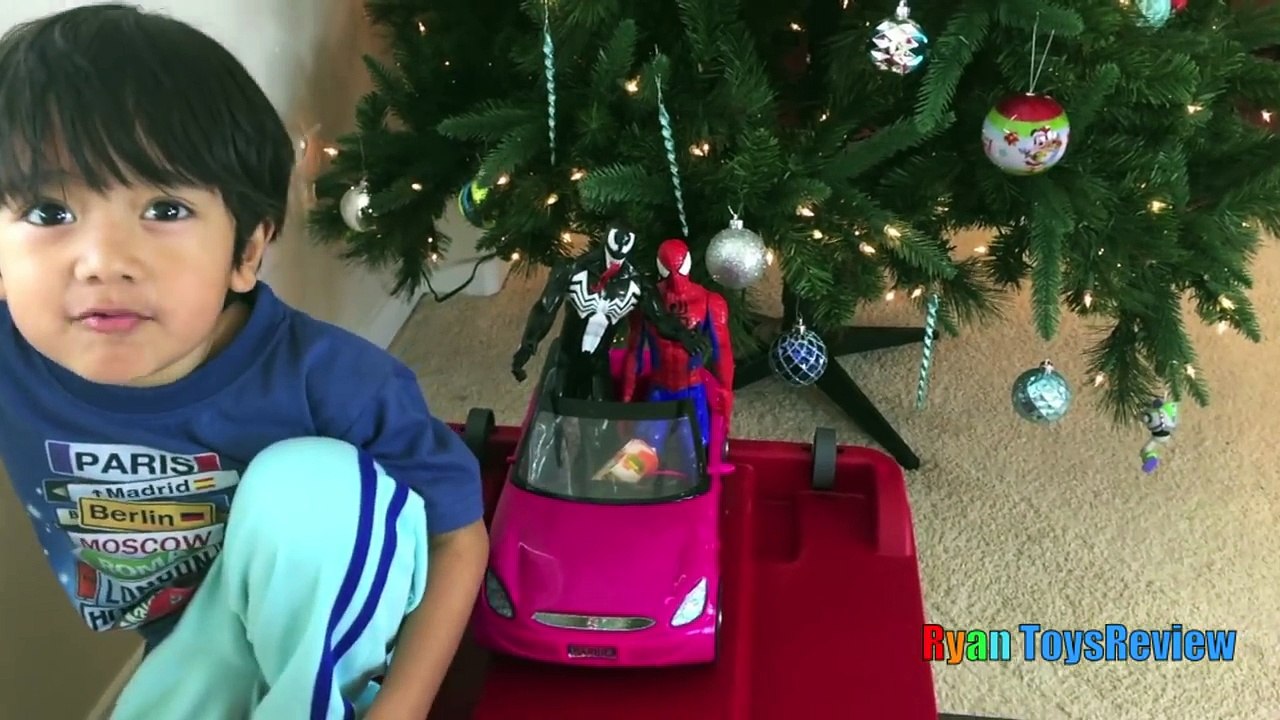 Ryan plays with Radio Flyer 500 Roller Coaster ride for kids