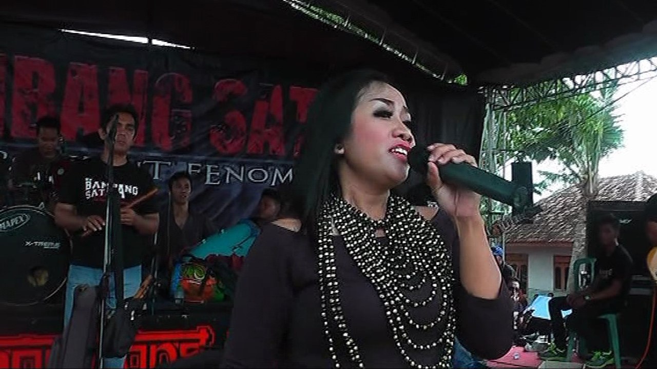 PATUNG PAJANGAN Voc: Eny Roland THE ROCKDUT BAMBANG SATRIA