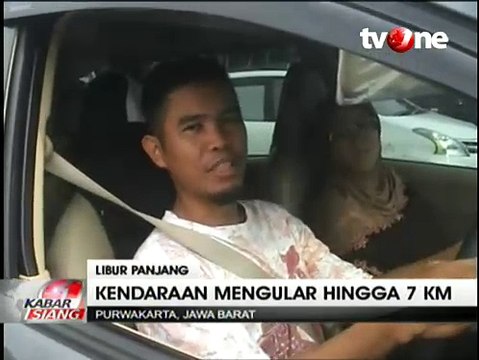 Ribuan Kendaraan Padati Gerbang Tol Cikopo