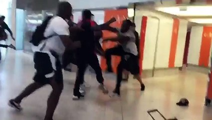 Két muszlim rapper összeverte egymást és a turistákat