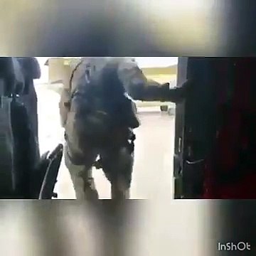 فيديو تحدي رقصة كيكي يصل إلى الطائرات العسكرية