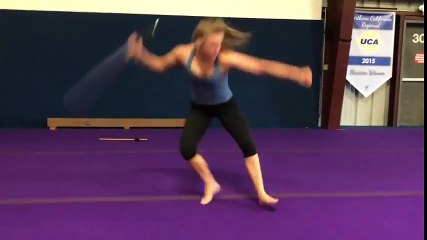 Maniement du Sabre : cette pro est impressionnante avec son Katana