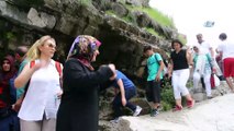 Tortum Şelalesi Yerli Turistle Doldu Taştı