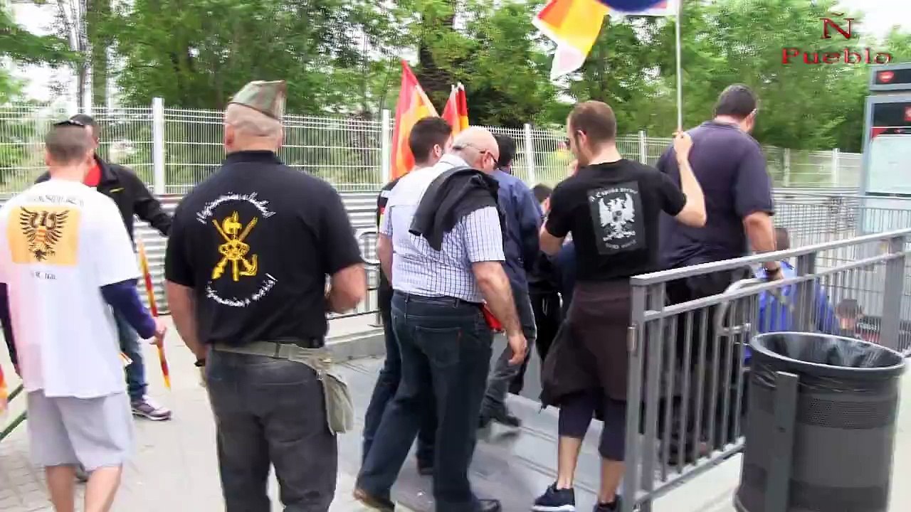 La Legión cantando en metro de Barcelona el «Caballeros Legionarios» y «Novio de la Muerte»