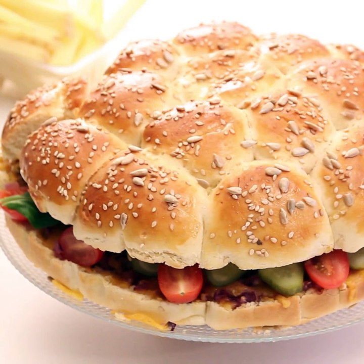 Un burger géant à partager pour une soirée ? + de recettes :